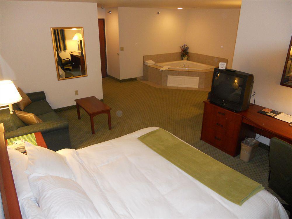 Crossings By Grandstay Inn & Suites Becker Eksteriør bilde