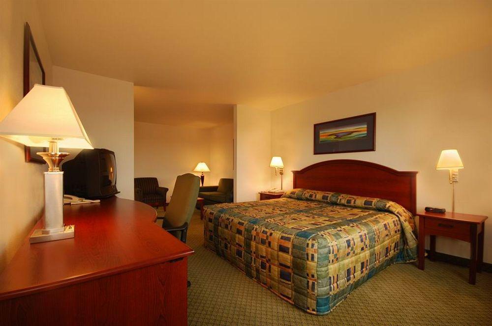 Crossings By Grandstay Inn & Suites Becker Eksteriør bilde